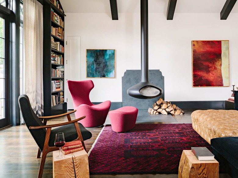 fuchsia and black living room