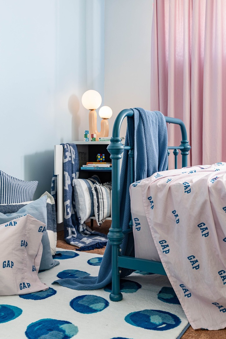 Kid's bedroom with a blue and pink theme