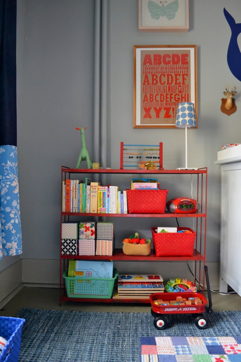 Little boys room with gray walls