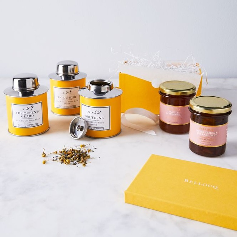 cottagecore holiday gift guide tea and preserves set