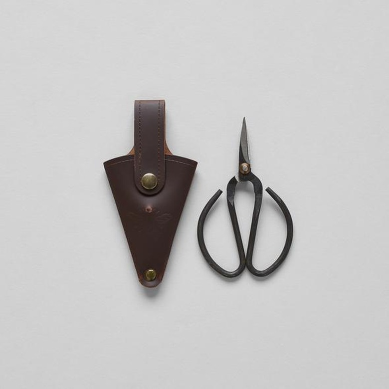 cottagecore holiday gift guide garden shears