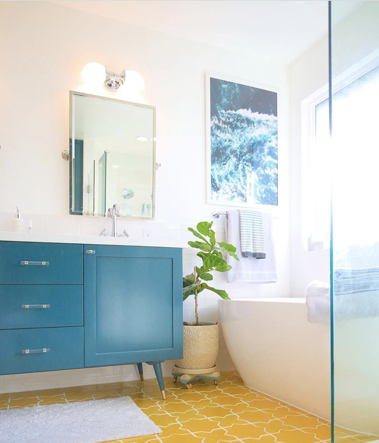 DIY bathroom vanity painted turquoise