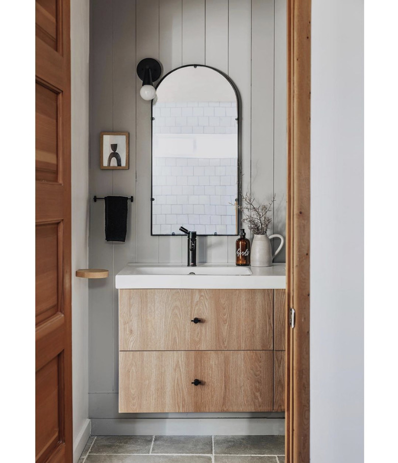 DIY bathroom vanity with Semihomemade fronts