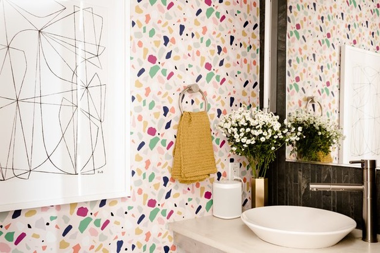 Colorful wallpaper in bathroom