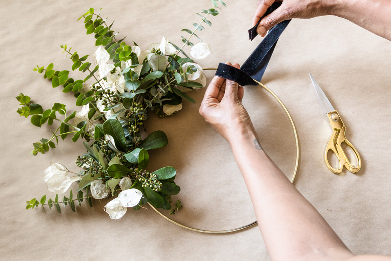 DIY Gold Hoop Wreath