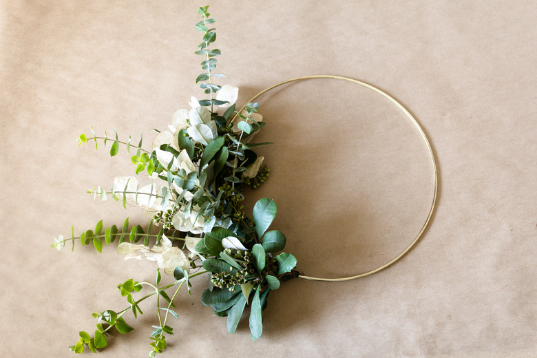 DIY Gold Hoop Wreath