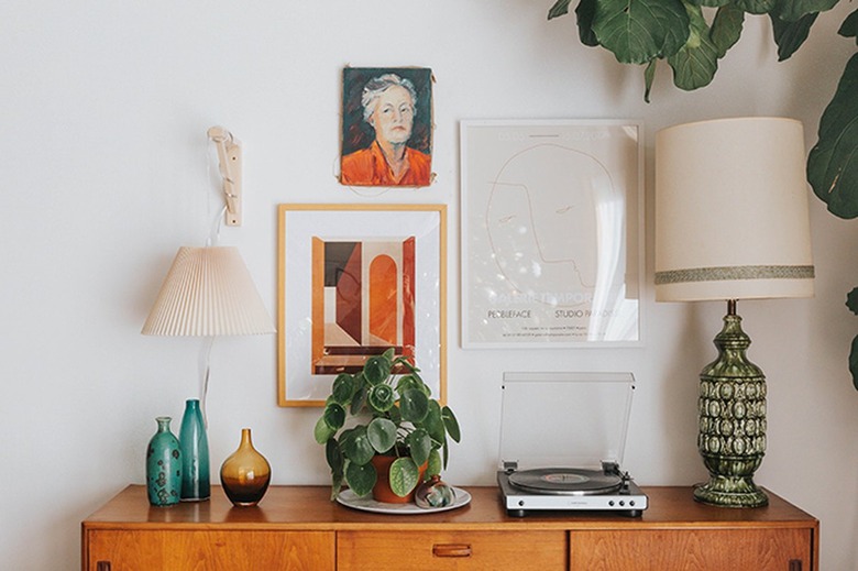 Learn how to make your own DIY pleated shade pendant light.