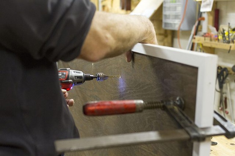 How to Make a Mod Painted Wood Headboard