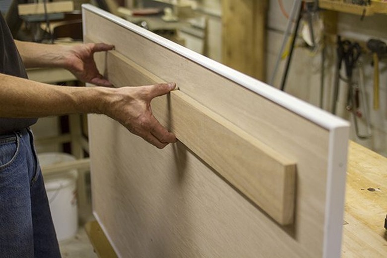 How to Make a Mod Painted Wood Headboard