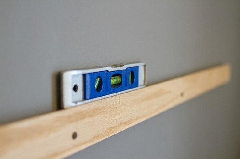 How to Make a Mod Painted Wood Headboard