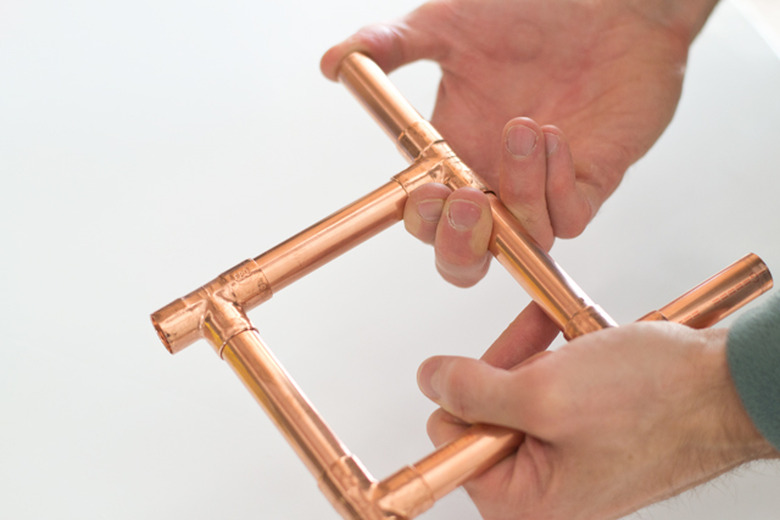 Complete the plant base with 2 1/4 sections.