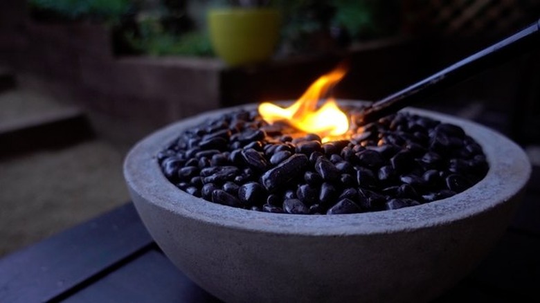Tabletop concrete fire pit bowl
