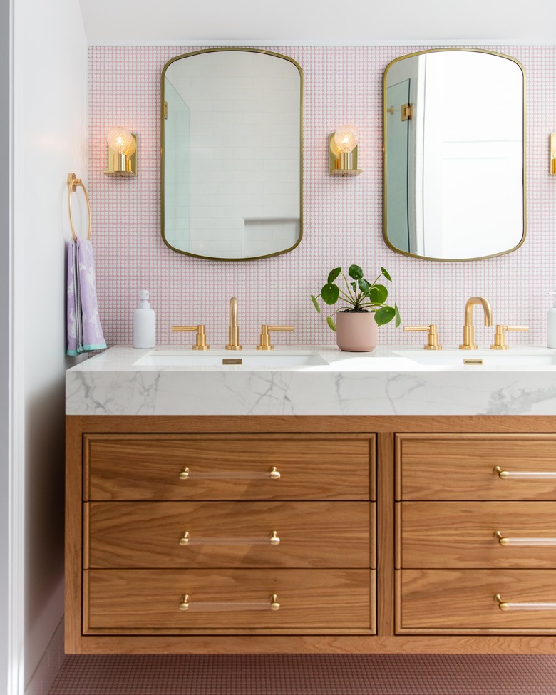 studio munroe bathroom repetitive light fixtures