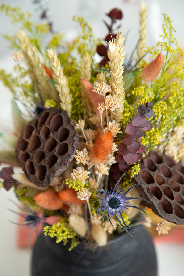 How to make a Thanksgiving Dried Floral Arrangement