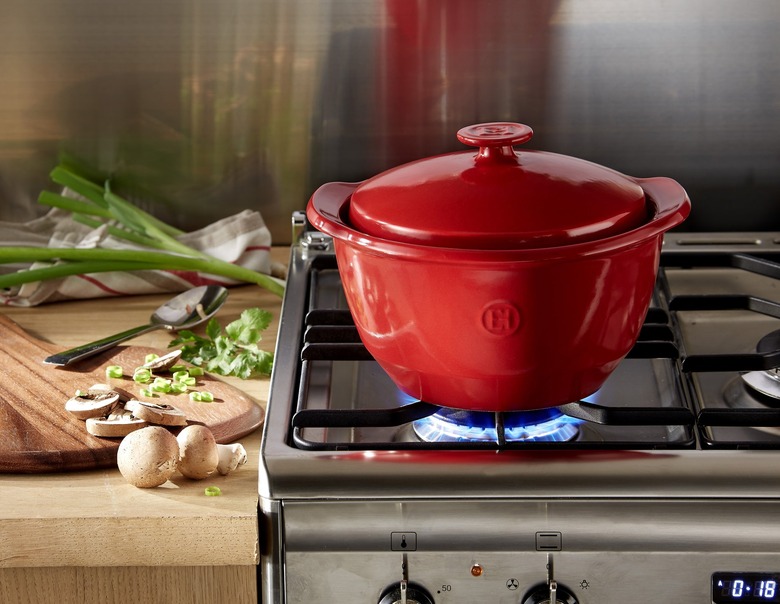 eco friendly ceramic cooking pot from emile henry