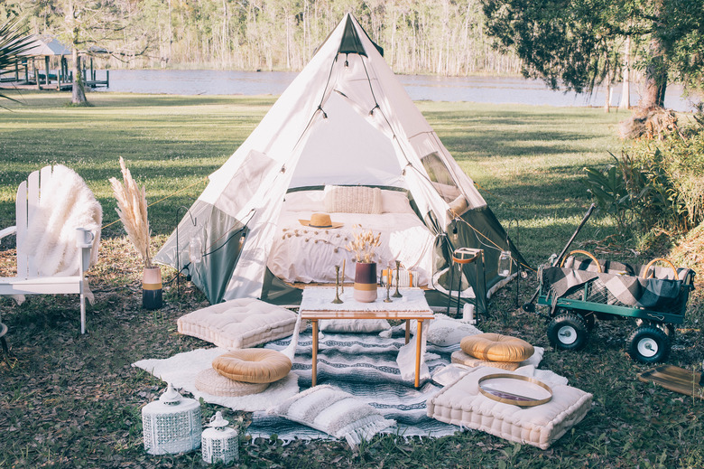 DIY Backyard Glampover