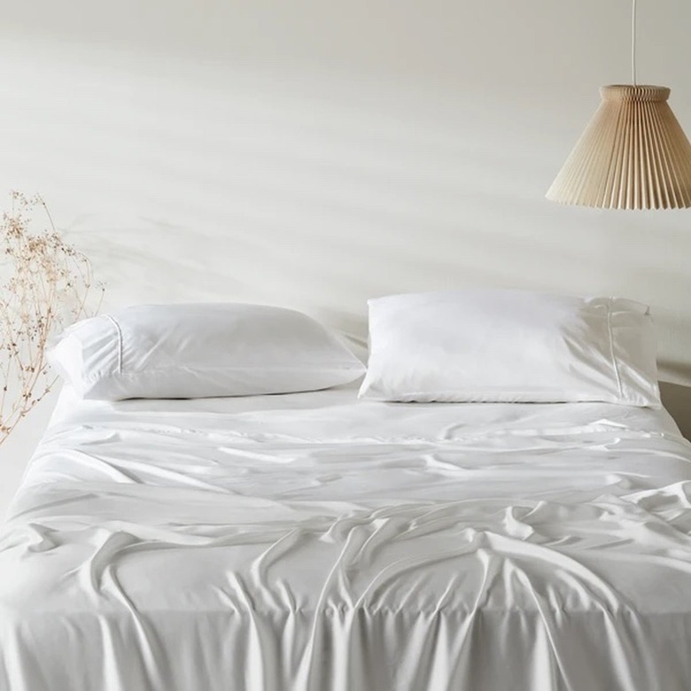 White Ettitude bedding