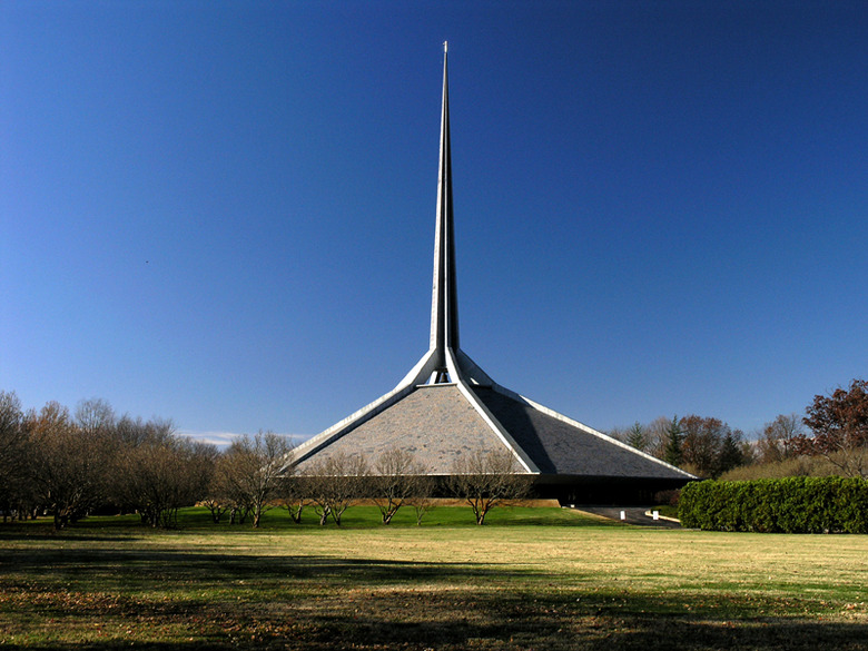 Eero Saarinen's North Christian Church