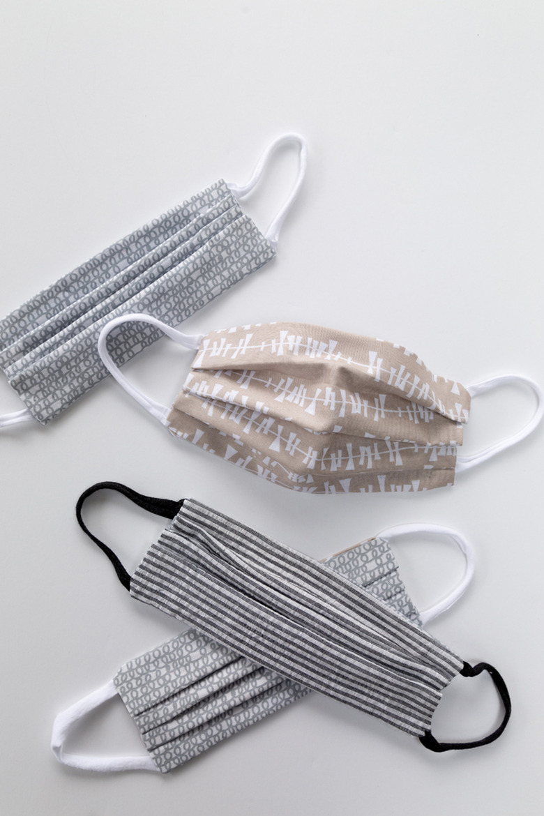 Easy No-Sew Face Mask Tutorial