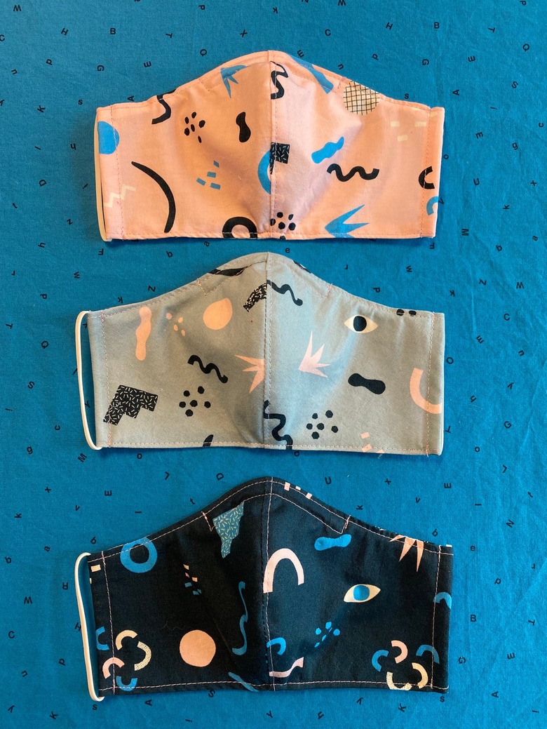 Memphis print face mask