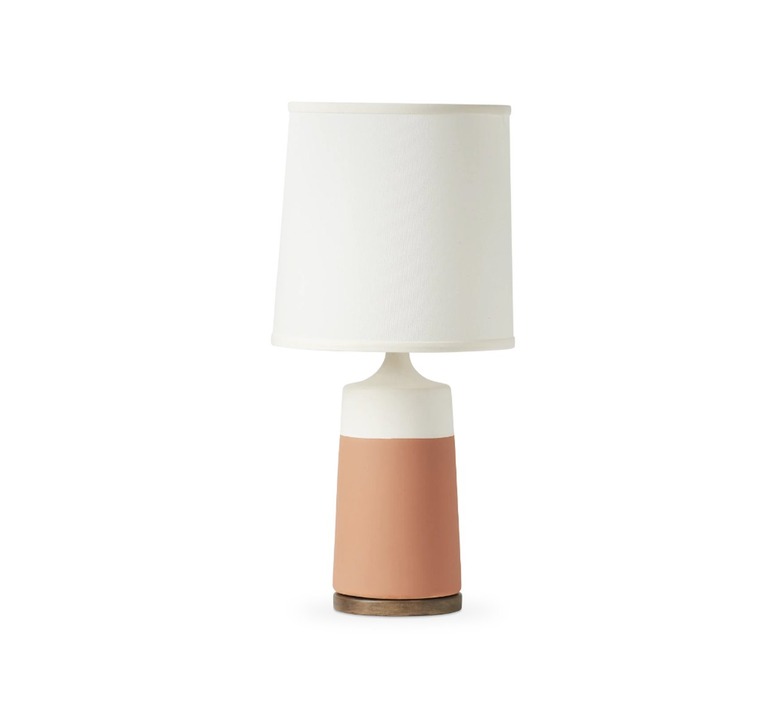 Light terracotta lamp