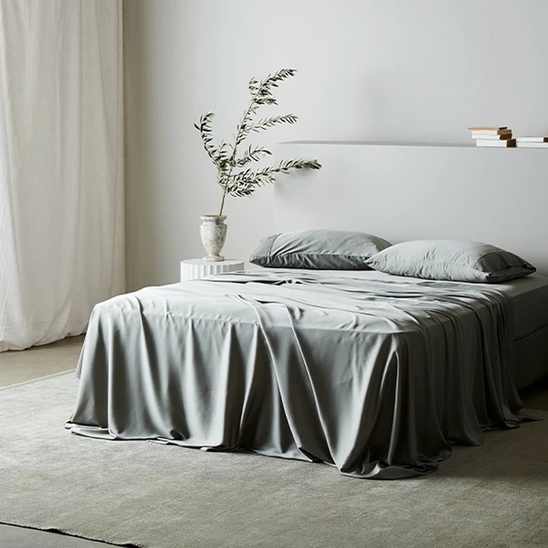 Sage green sheet set