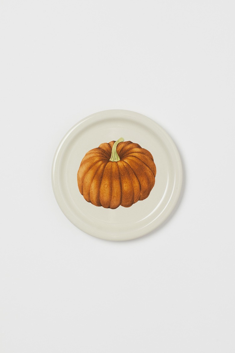 small plate with pumpkin design