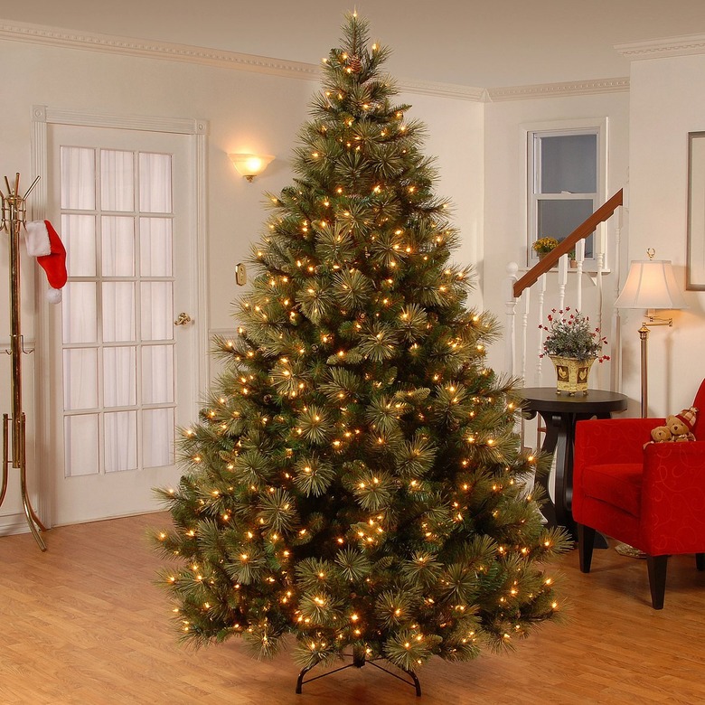 Steelside Isenhour Lighted Artificial Pine Christmas Tree