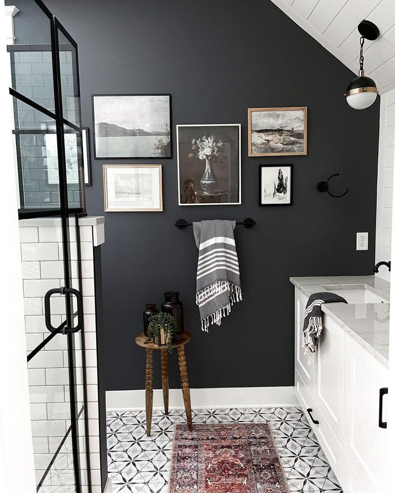 modern farmhouse bathroom idea with gridded shower