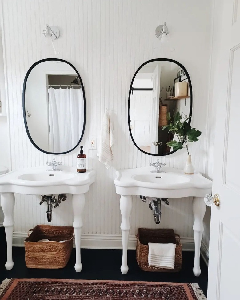 modern farmhouse bathroom idea with black and white color palette