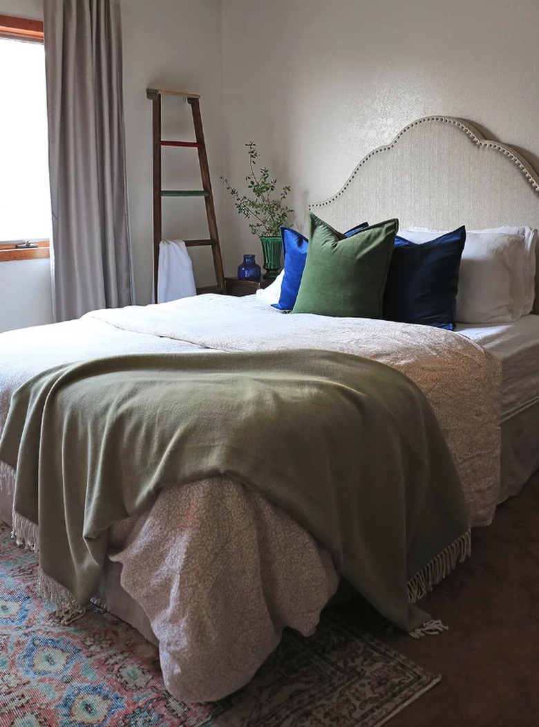 farmhouse bedroom decor