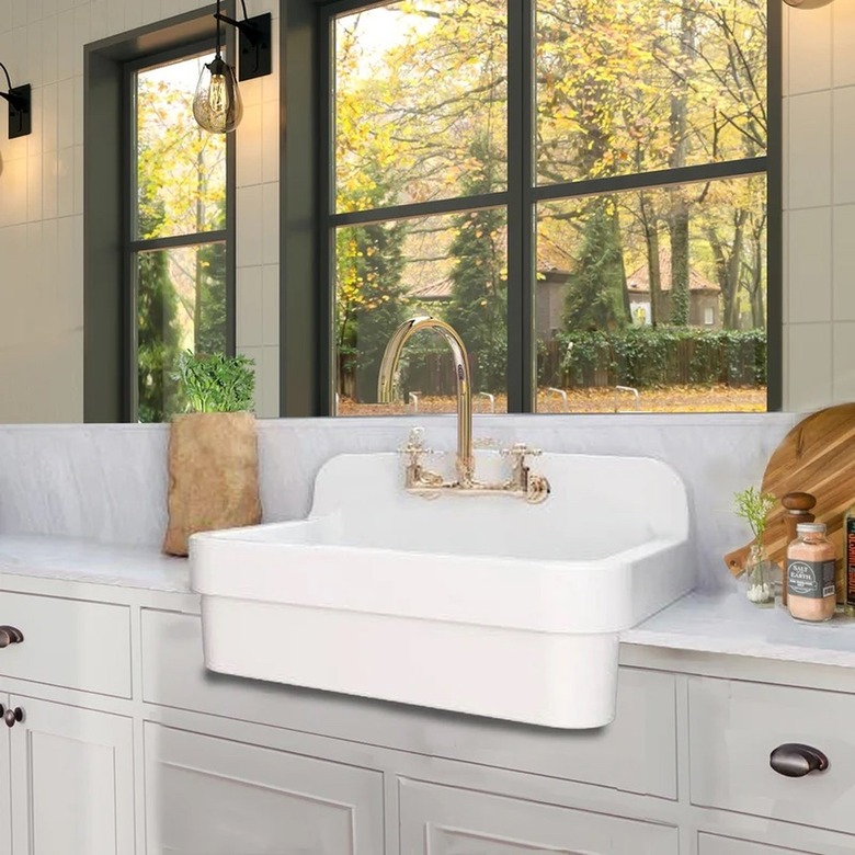 Farmhouse sink in kitchen