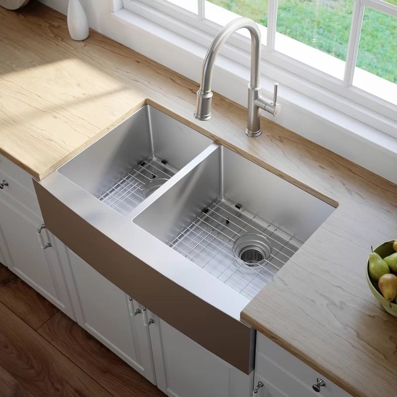 Double basin kitchen sink