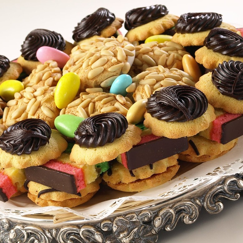 Ferrara Bakery Italian Cookie Tray