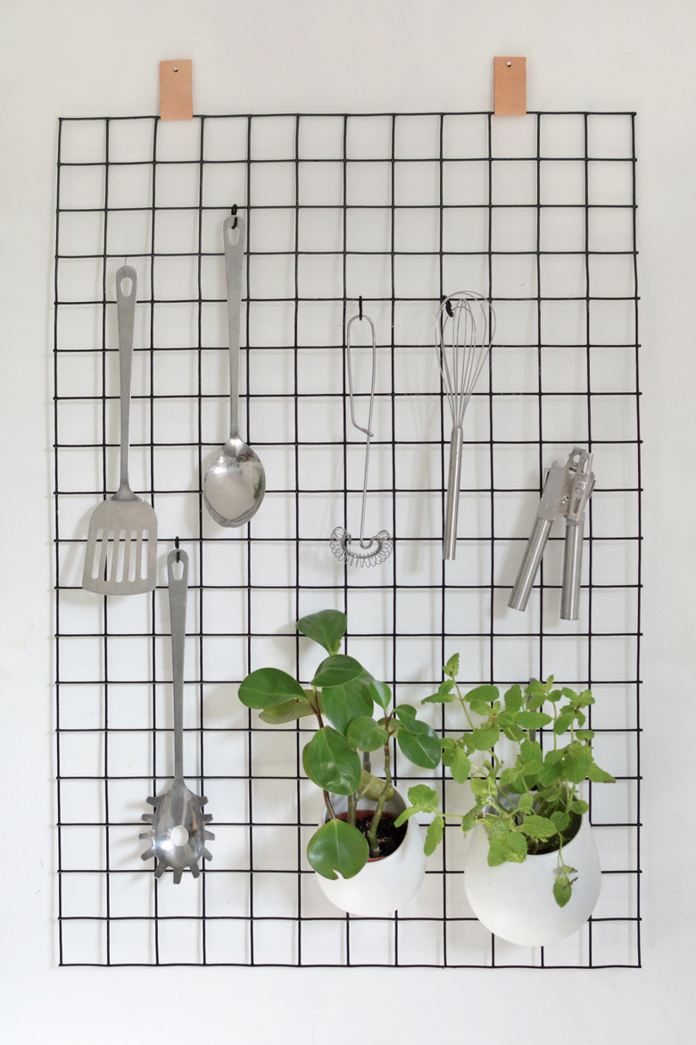 DIY Wire Kitchen Organizers