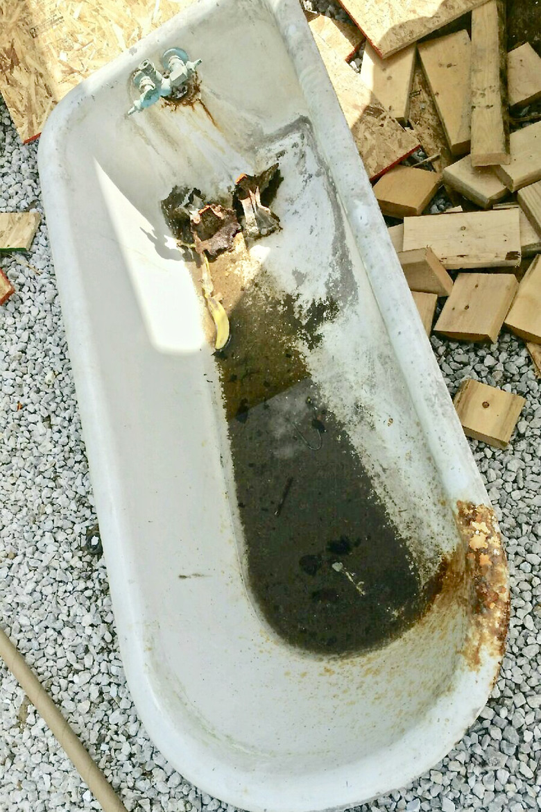 Good Bones: An Historic Clawfoot Tub Is Restored to its Former Glory—and Then Some