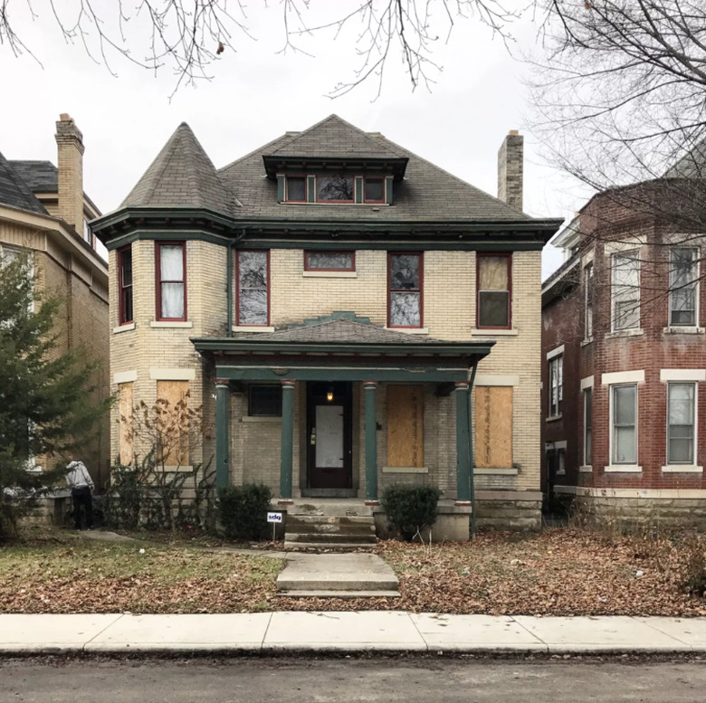 Good Bones: Restored Vintage Doors Lend Drama to a Majestic Master Bath