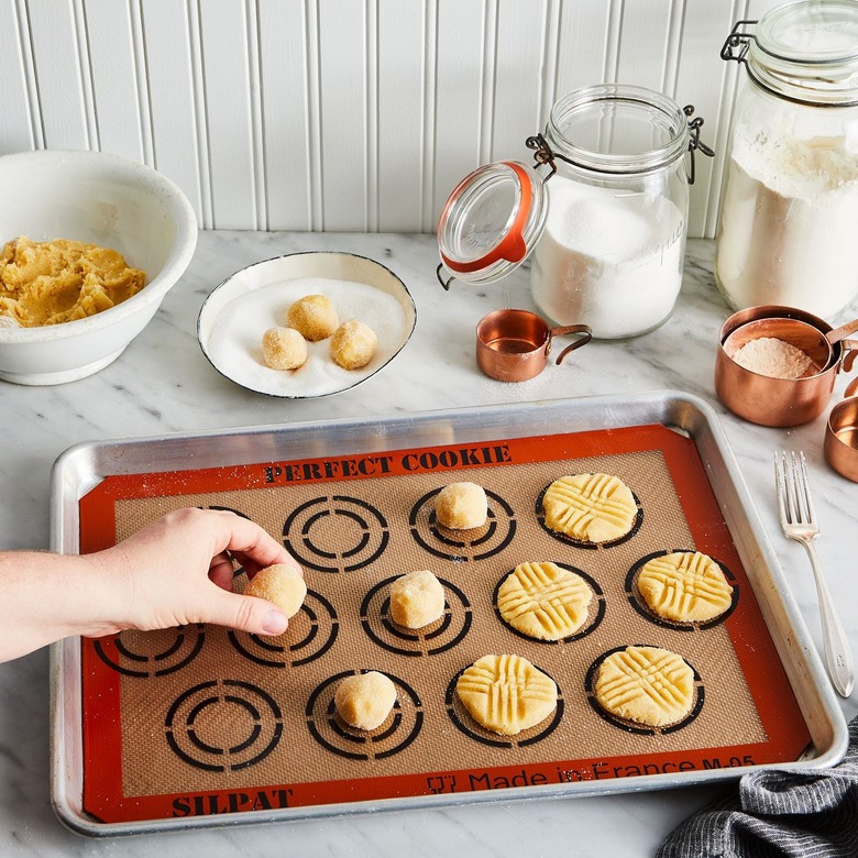 Cookie baking mat