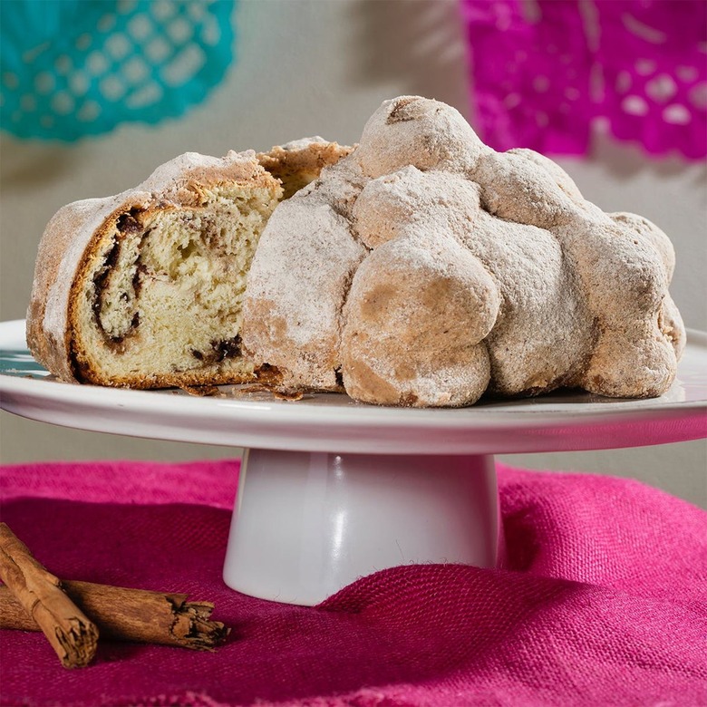La Newyorkina Mexican Chocolate Pan de Muerto