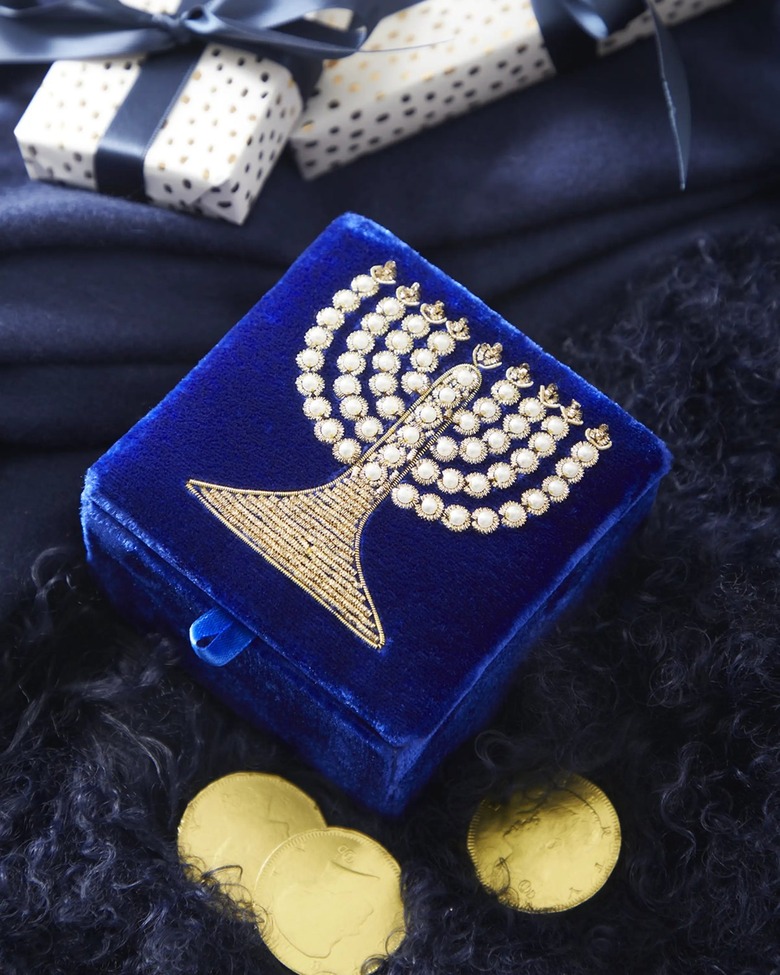 velvet hanukkah box