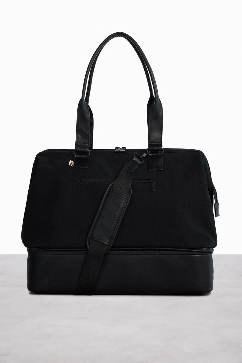 black weekender bag