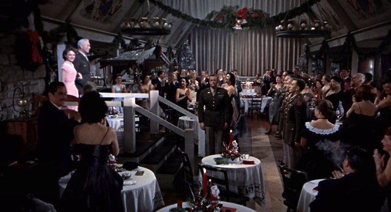 white christmas table settings