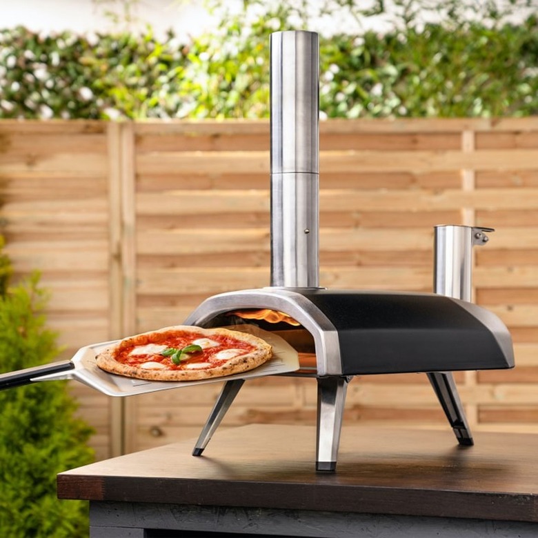 Ooni Fyra pizza oven
