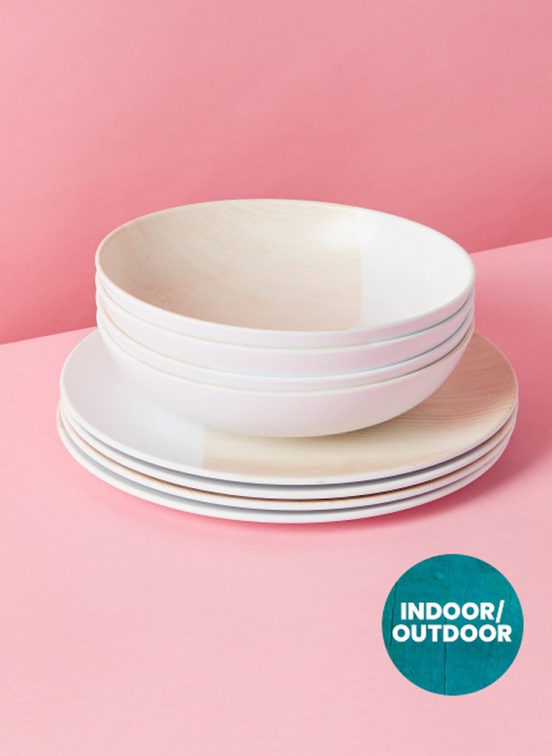 Artisan Deluxe 8pc Indoor Outdoor Melamine Woodgrain Dinnerware Set