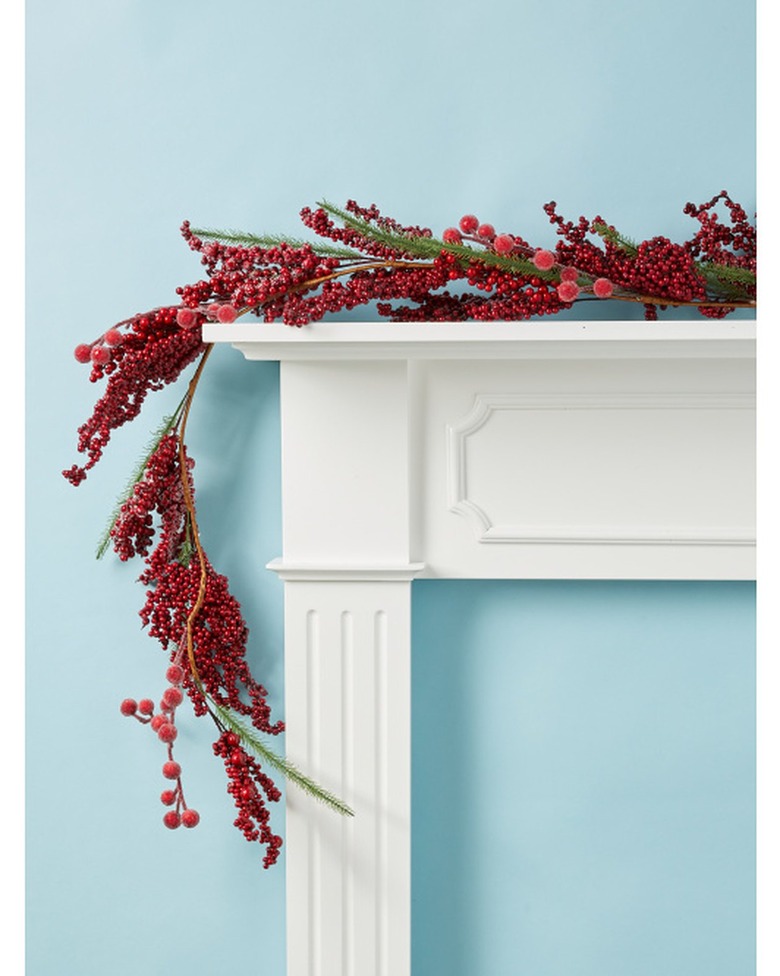 berry garland on mantel