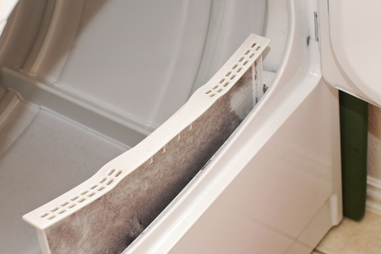 How to Deodorize a Dryer