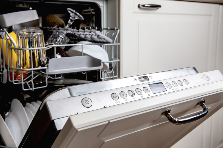 dishwasher buttons including dry cycle button