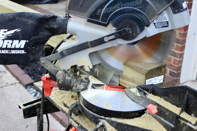 cut a 45 degree angle on each end of posts | hammock stand DIY