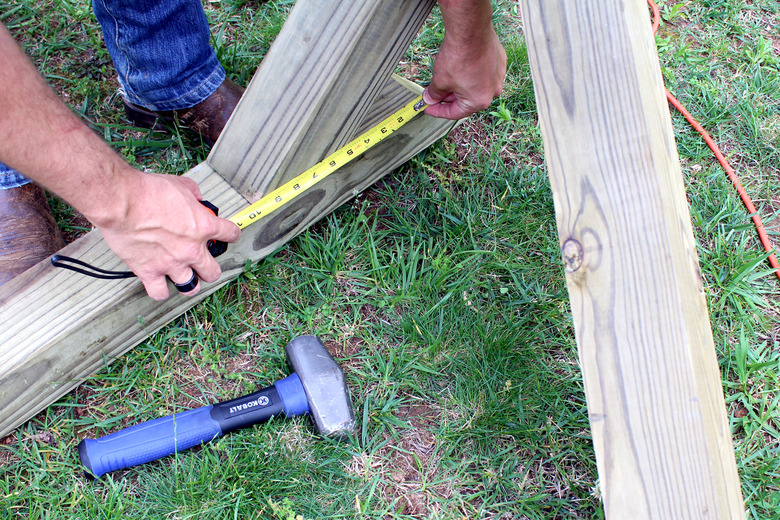 verify that each end is equal in distance | hammock stand DIY