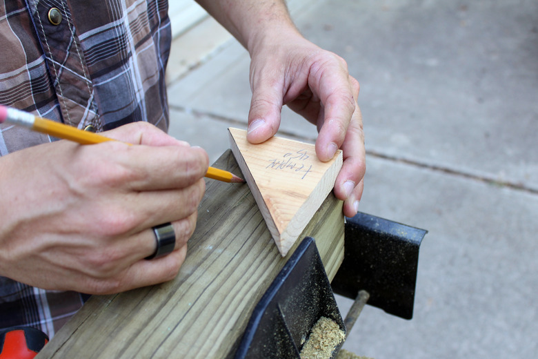 draw a 45 degree line on ends of all wood posts | hammock stand DIY